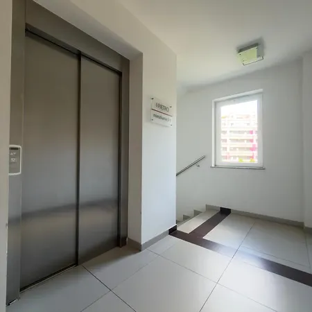 Wroclavia Spacious By Bookinghost 아파트 브로츠와프