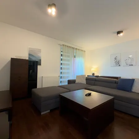 Wroclavia Spacious By Bookinghost Daire *